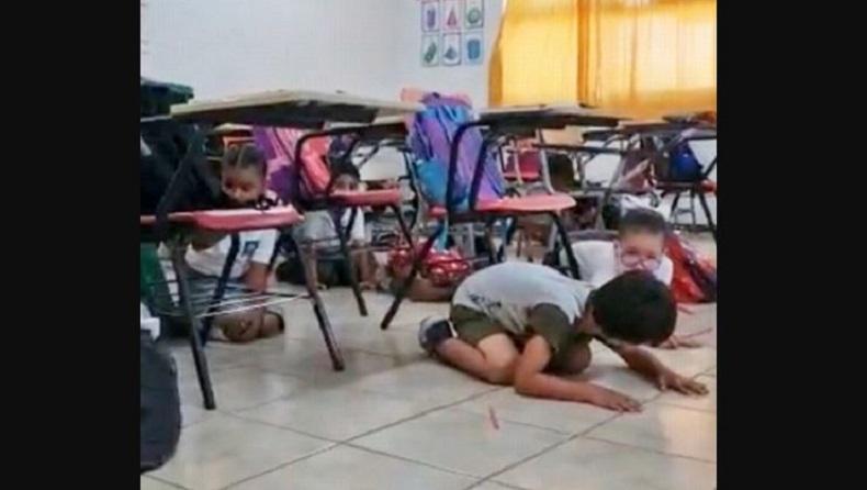 Tegang! Siswa SD Ketakutan Sembunyi di Bawah Meja saat 2 Kartel Baku Tembak 