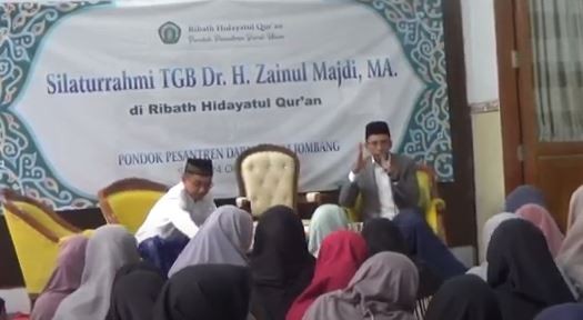 Kunjungi Ponpes Darul Ulum, TGB Zainul Majdi Disambut Antusias Ribuan Santri