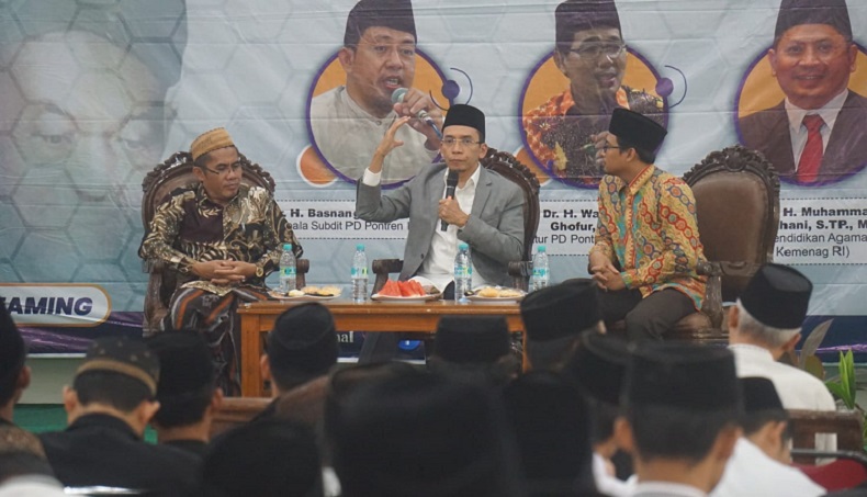 TGB Zainul Majdi Bicara Peran Santri Bagi Indonesia di Ponpes Tebuireng