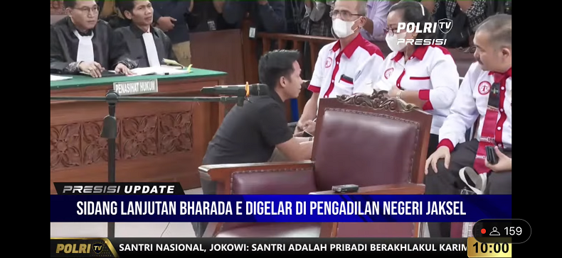 Bharada E Salami Orang Tua Brigadir J sebelum Sidang