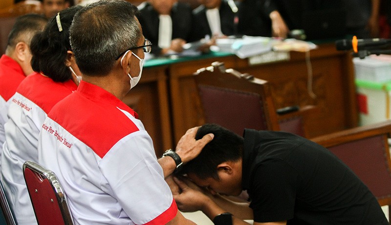 Ini Ucapan Bharada E saat Sungkem ke Orang Tua Brigadir J sebelum Sidang