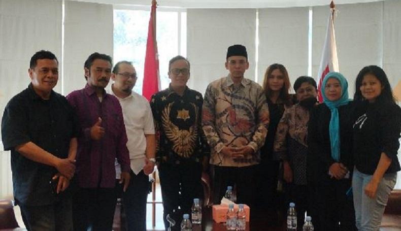 TGB Minta Relawan Ganjar Pranowo Junjung Tinggi Demokrasi 