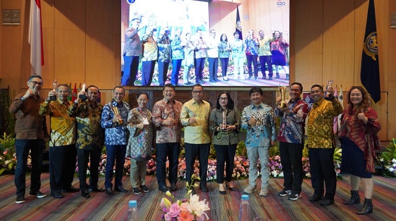 12 Bandara Angkasa Pura I Raih Penghargaan Pelayanan Prima Sektor Transportasi dari Kemenhub
