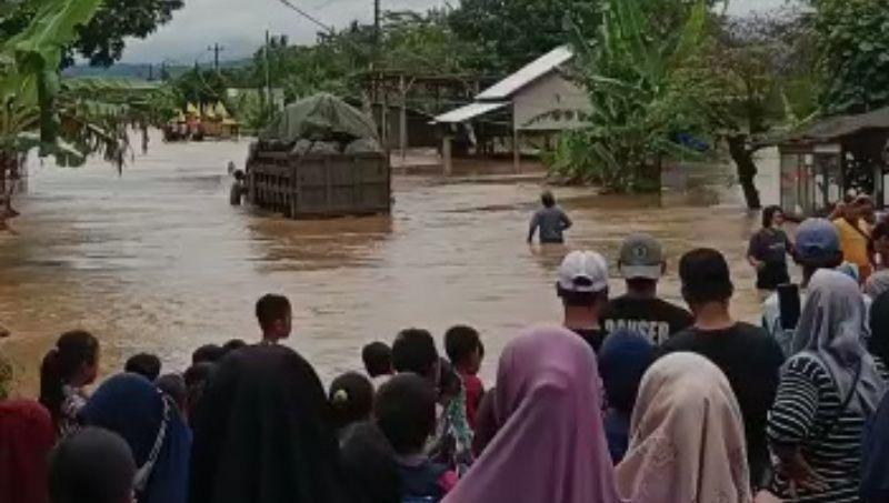 Jalur Lintas Selatan Jateng Tergenang Banjir, Jalan Nasional Sidareja-Pangandaran Lumpuh