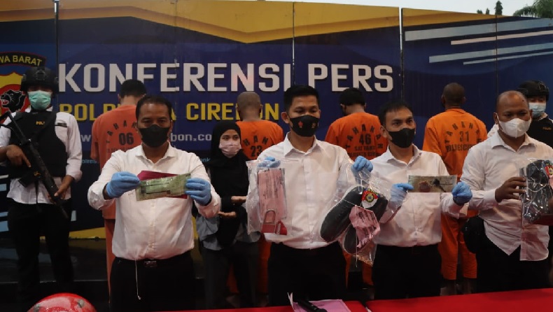 Konyol, Pencuri di Cirebon Ini Dorong Motor Curian dari TKP ke Rumahnya Sejauh 5 Km