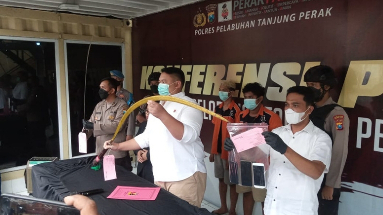 Polisi Tangkap 3 Pelajar Terlibat Tawuran yang Tewaskan Remaja di Surabaya