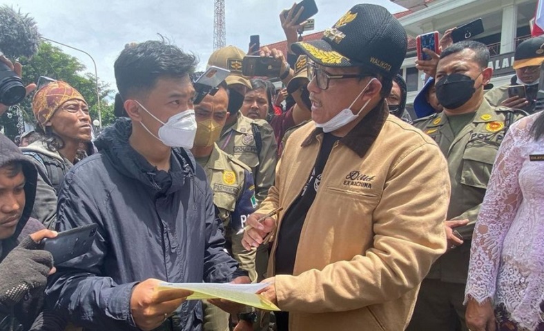 Temui Aremania, Sutiaji: Kepala Daerah Malang Raya Akan Kawal Pengusutan Tragedi Kanjuruhan