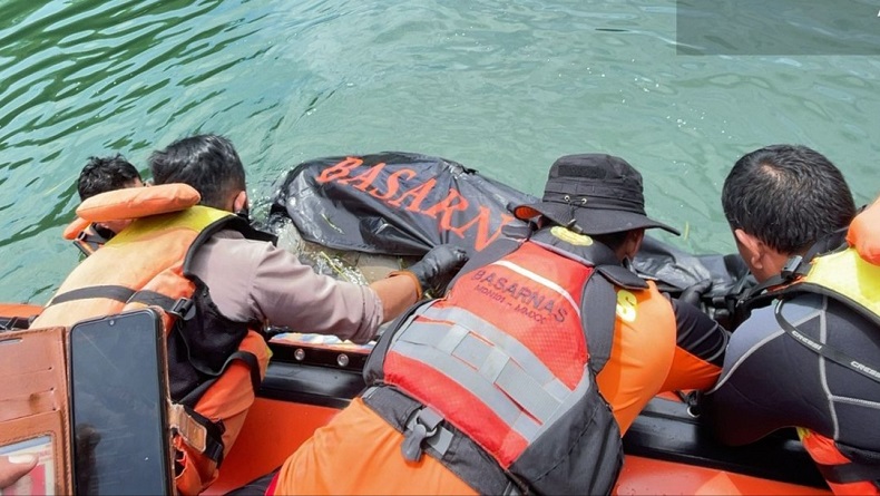 Wisatawan Hilang di Pantai Pasir Putih Danau Toba Ditemukan, Jasad Tertutup Eceng Gondok