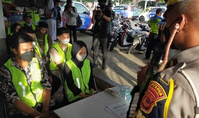 Polres Bogor Beri Sanksi Baca Sumpah Pemuda kepada Pelanggar Lalu Lintas