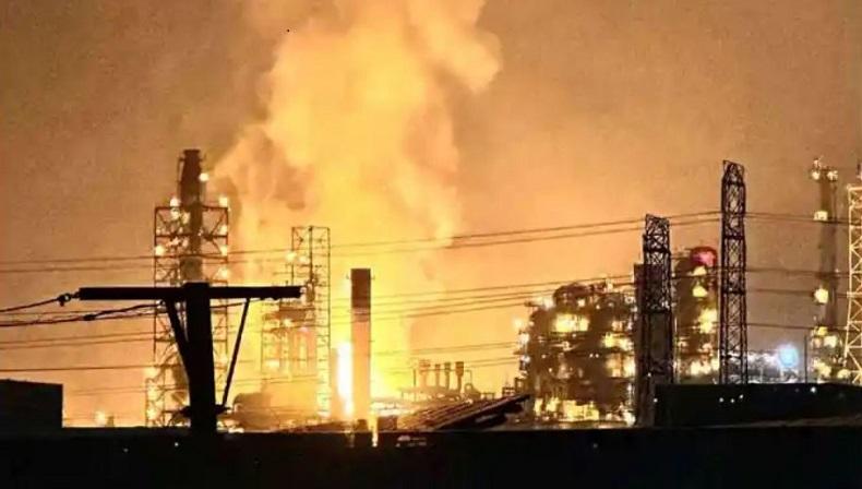 Ledakan di Kilang Minyak Taiwan, Api Besar Berkobar di Atas Fasilitas