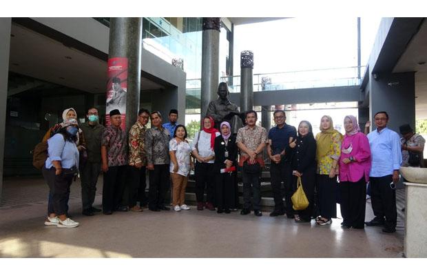  DIY Didorong Bangun Perpustakaan Bung Karno