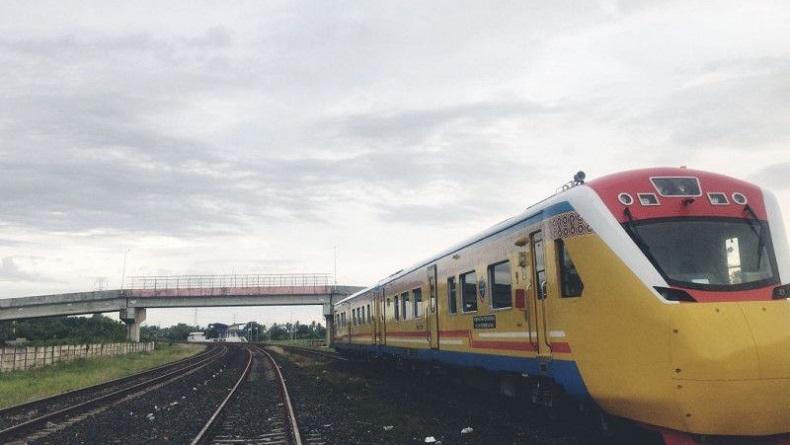 Kemenhub Uji Coba Kereta Api Pertama di Sulawesi, Warga Boleh Naik Gratis