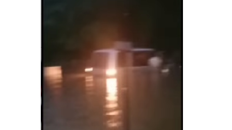 Banjir di Kota Medan Rendam Mobil Warga, Bunyi Alarm Terus Menyala