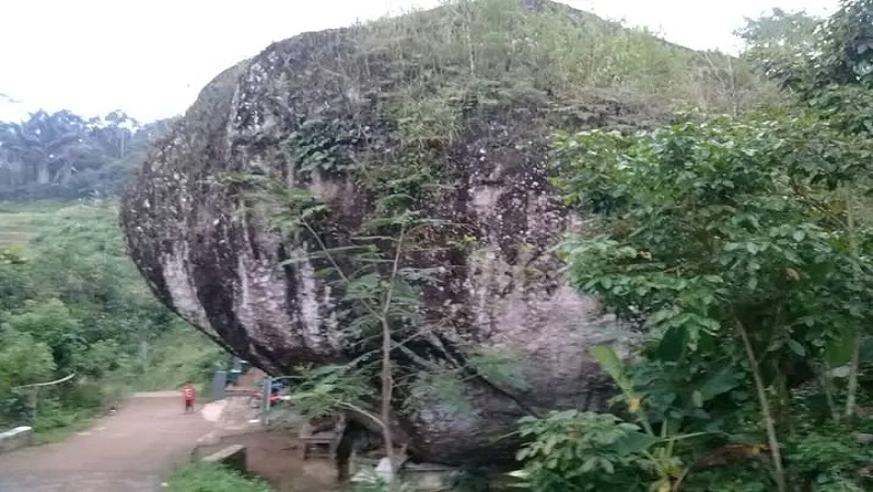 Cerita Batu Raksasa Luh di Cibinong Cianjur, Tak Lepas dari Sosok Aki Jangkung
