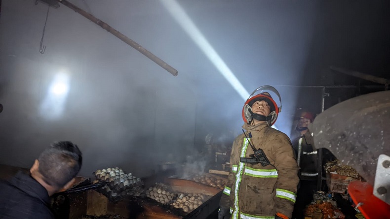 Toko Sembako Depan Pasar Pelita Sukabumi Terbakar, Diduga akibat Korsleting Listrik