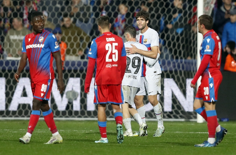Hasil Lengkap Liga Champions Semalam: Barcelona Menang, Napoli Akhirnya Kalah