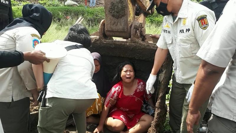Eksekusi Tanah di Ngebruk Semarang Ricuh, Warga Adang Ekskavator