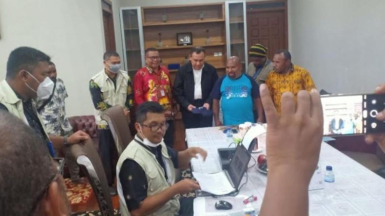 Lukas Enembe Hanya Diperiksa 1,5 Jam, KPK: Terhenti karena Tersangka Mengaku Sakit