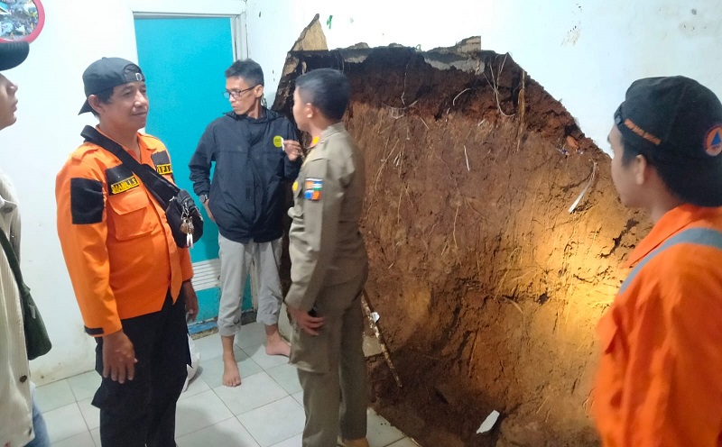 Longsor Landa 2 Titik di Kota Bogor saat Hujan Deras, 1 Rumah Warga Rusak