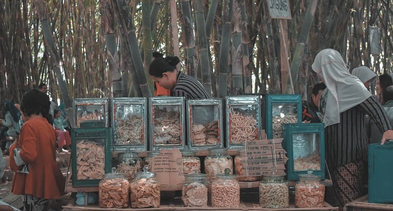 Liburan di Desa Ini Wajib Kunjungi Pasar Tradisional, Suasananya seperti Kembali ke Masa Lalu! 