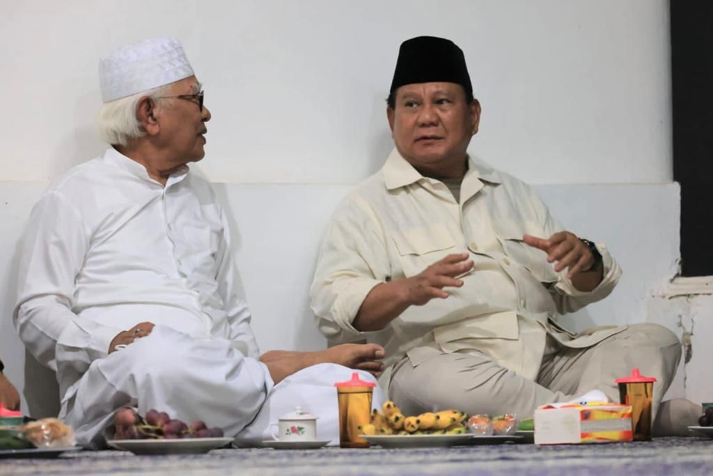Berakhir Pekan Bareng Gus Mus, Prabowo Raih Wejangan: Negarawan Harus Pentingkan Rakyat dan Negara