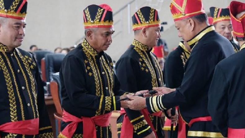 Kapolda Sulut Diberi Gelar Adat Minahasa Si Maendo Tonaas Gumigiroth Wangko Um Banua