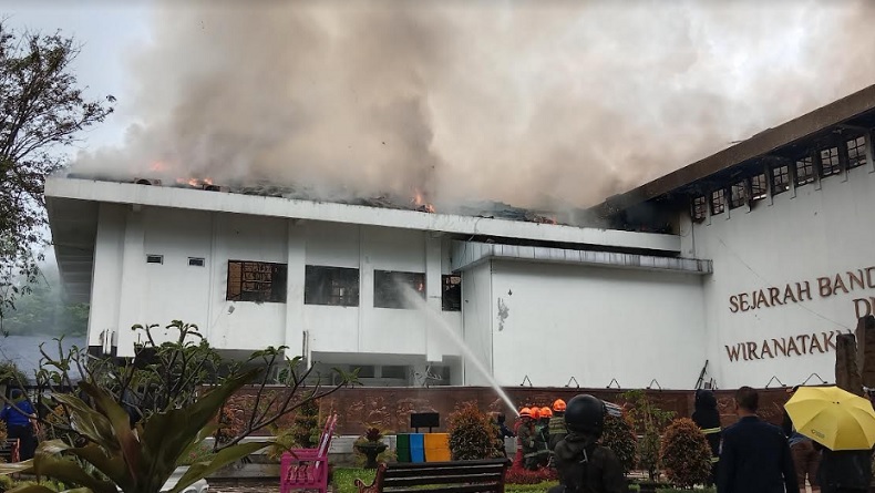 Kebakaran Balai Kota Bandung, Api Berhasil Dilokalisasi agar Tak Merembet ke Tempat Lain