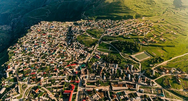 Fakta Menarik Desa Paling Tua Ada di Ujung Jurang, Ngeri tapi Menakjubkan