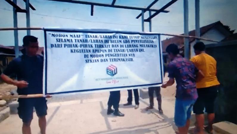Sengketa Lahan, Warga Dukuhseti Pati Segel Bangunan Sekolah dan Balai Desa