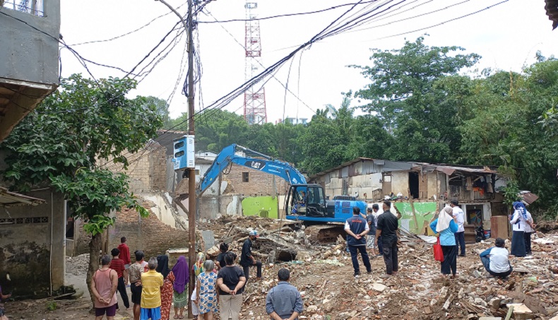 Normalisasi Kali Ciliwung, 3 Rumah di Rawajati Dibongkar 