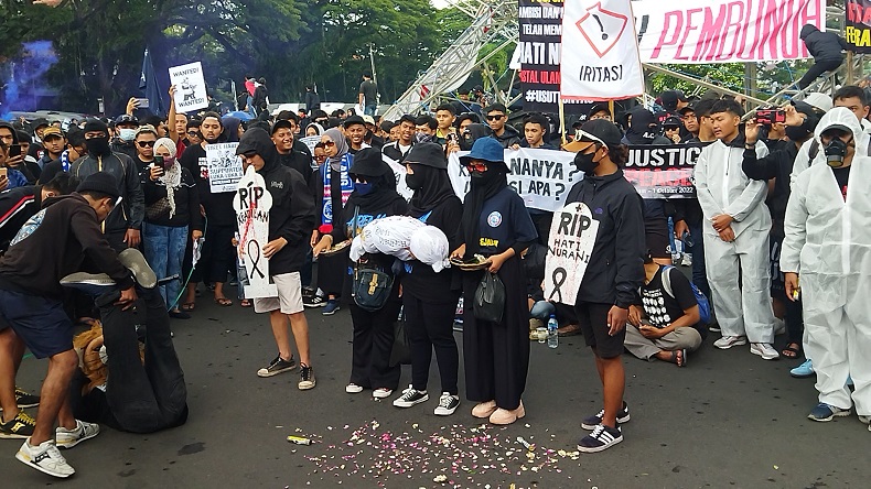 Aksi 40 Hari Tragedi Kanjuruhan, Aliansi Malang Menghitam Gaungkan 3 Tuntutan