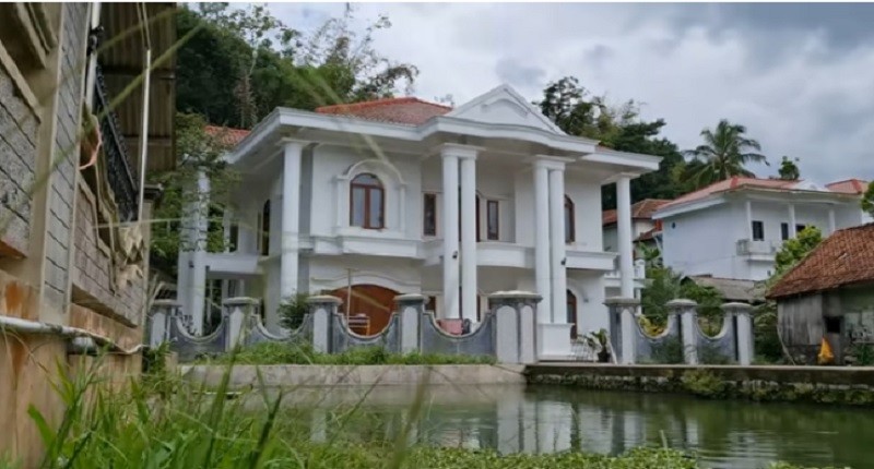 Unik, Singgah ke Desa Ini Bisa Lihat Perkampungan Miliarder, padahal di Pinggir Hutan