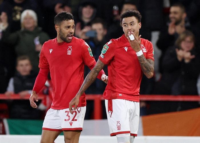 Hasil Piala Liga Inggris: Lingard On Fire! Nottingham Forest Hajar Tottenham Hotspur