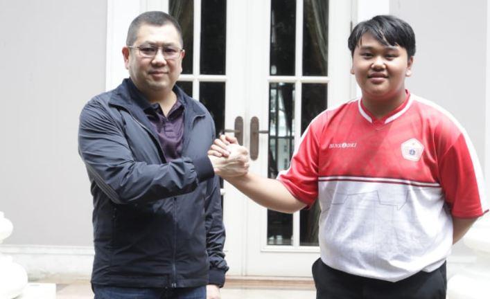 Hary Tanoesoedibjo Lepas Pebiliar Derin Asaku ke Kejuaraan Dunia: Harus Yakin Kalahkan Lawan