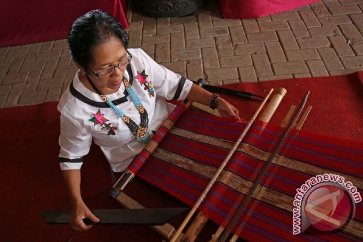 Karya Seni Rupa Terapan yang Berasal dari Kalimantan Timur, Berikut Contohnya