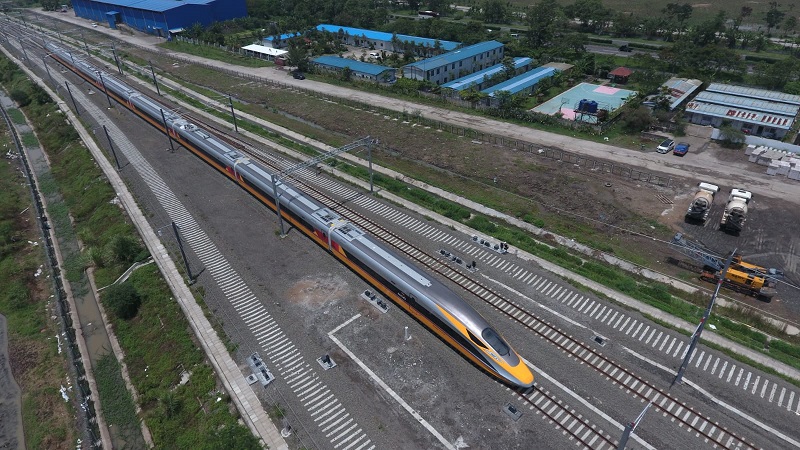 Operasional Kereta Cepat Jakarta-Bandung Mundur? Ini Kata KCIC