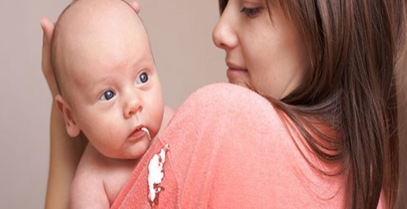 Kenali Penyebab Bayi Muntah ASI, Bisa Jadi Ada Masalah di Lambung