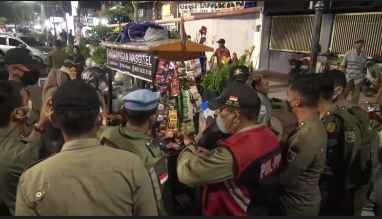 Penertiban PKL di Tegal Ricuh, Petugas Gabungan Diamuk Pedagang
