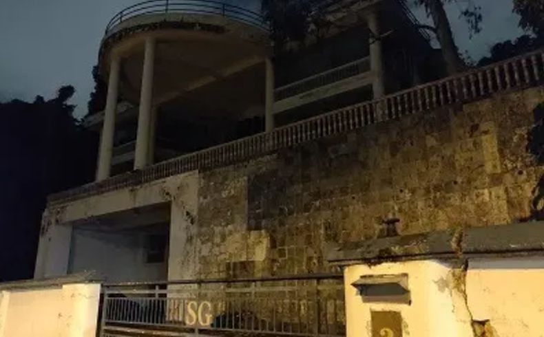 Rumah Angker Ini Dilelang Mulai Rp15 Miliar, Netizen: Harganya Lebih Menakutkan