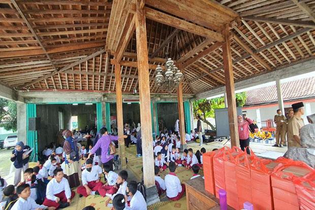  Ratusan Siswa SD Muhammadiyah Bogor Terima Trauma Healing dari Psikologi UAD