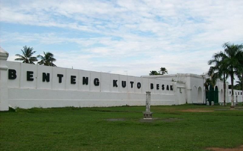 Benteng Kuto Besak, Sejarah dan Daya Tarik Peninggalan Kesultanan Palembang 