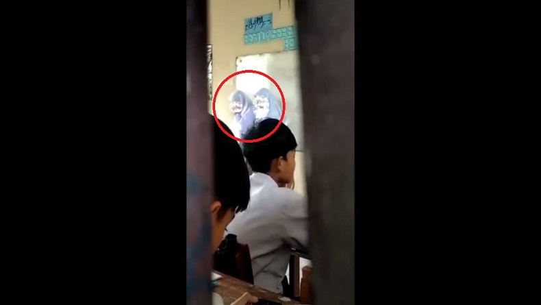 2 Siswi SMK PGRI Wanaraja Garut Ditampar Guru di Depan Kelas, Korban Trauma