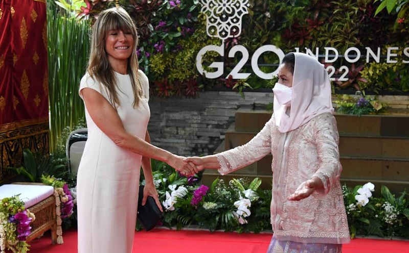 Ajak Pendamping Pemimpin G20 Lihat Kearifan Lokal Indonesia, Iriana: Saya Yakin Bapak Ibu Jatuh Cinta