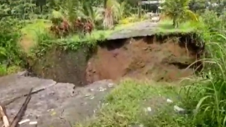 Hati-Hati, 3 Jembatan di Sikur Lombok Timur Rawan Ambruk saat Hujan Deras