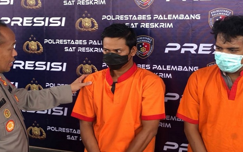  Ditangkap Polisi, Ini Tampang 2 Pencuri 80 Motor Depan Minimarket di Palembang
