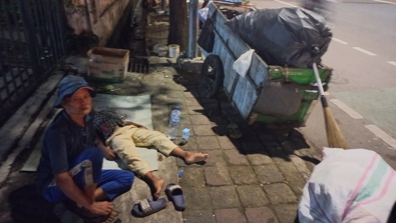 Kisah Manusia Gerobak, Tak Punya Pilihan Jalani Hidup Keras di Perkotaan