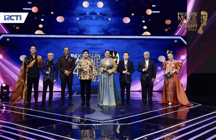 Daftar Lengkap Pemenang IMAA 2022, Jourdy Pranata hingga Reza Rahadian Bawa Pulang Piala Penghargaan