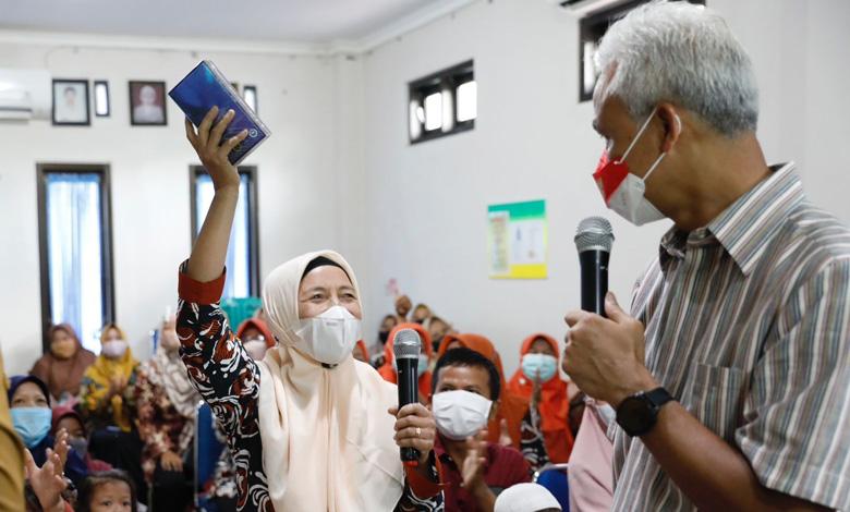 Cerita Salamah, Kader Kesehatan yang Mengabdi selama 35 Tahun Bikin Ganjar Terharu