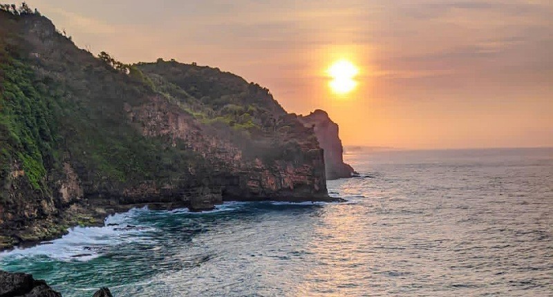 Mengenal Pantai Sembukan, Panorama Indah hingga Tempat Pertemuan Nyi Roro Kidul