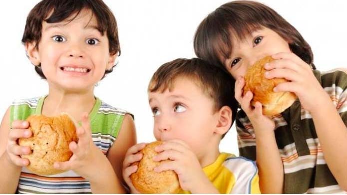 4 Cara Mencegah Gagal Ginjal Akut pada Anak, Kurangi Makanan Manis dan Asin